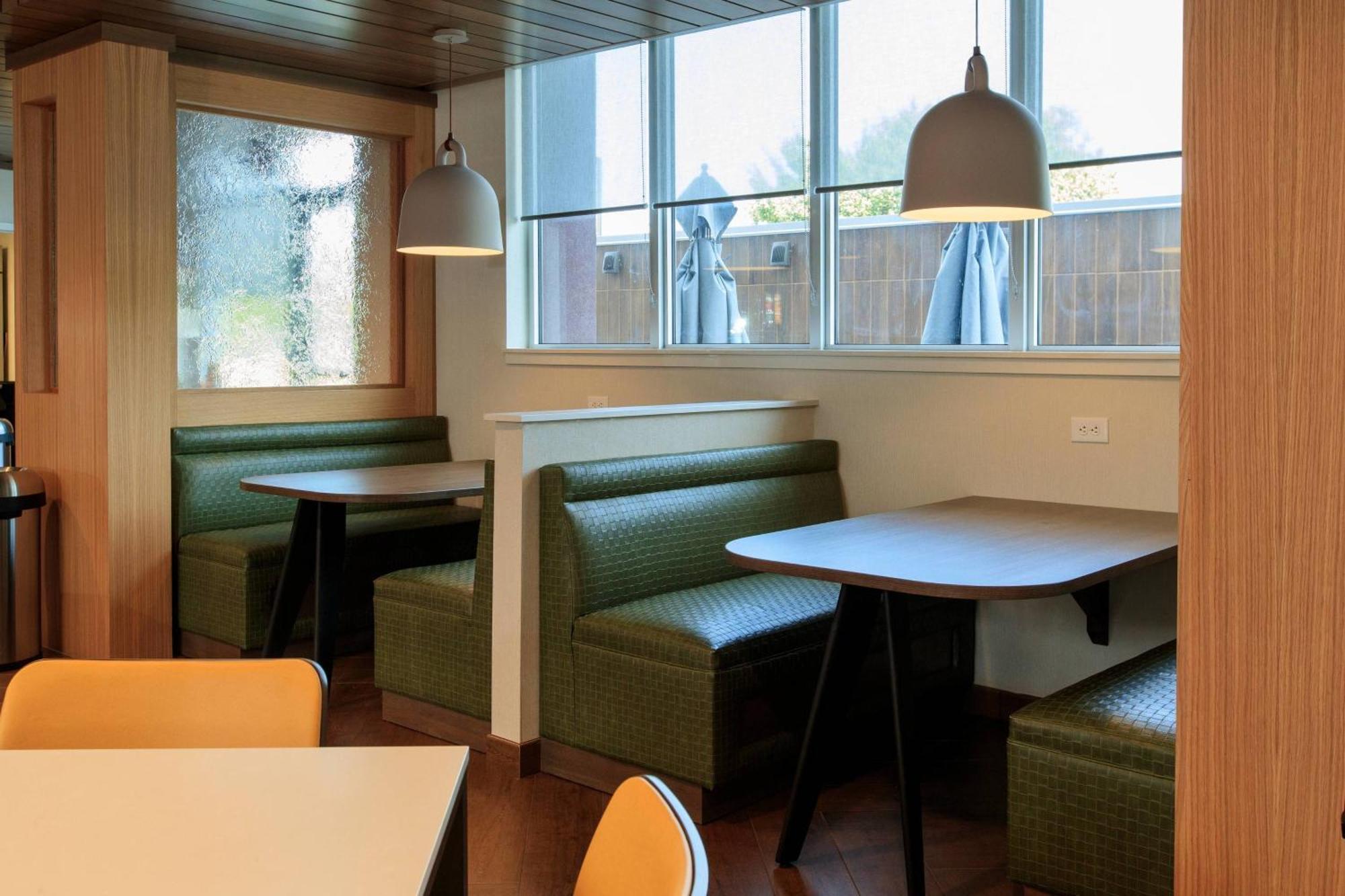 Fairfield Inn & Suites By Marriott Philadelphia Valley Forge/Great Valley Berwyn Dış mekan fotoğraf