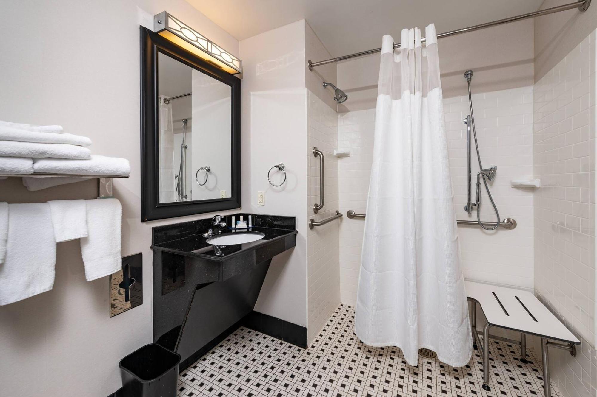 Fairfield Inn & Suites By Marriott Philadelphia Valley Forge/Great Valley Berwyn Dış mekan fotoğraf